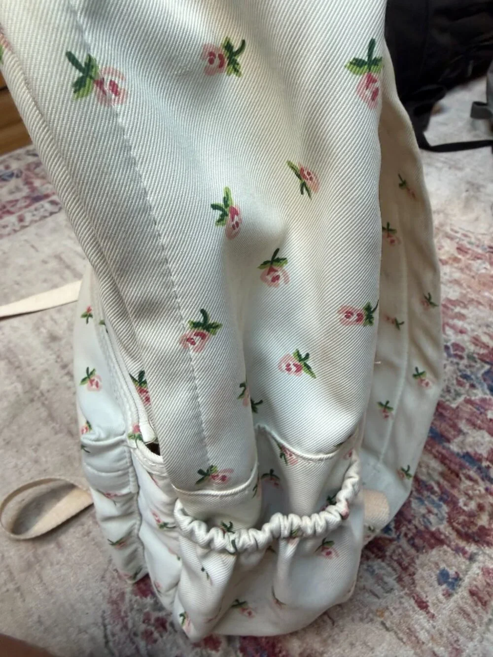 Kids Girls Kaobio-White Floral Backpack In Very Good Shape!!
